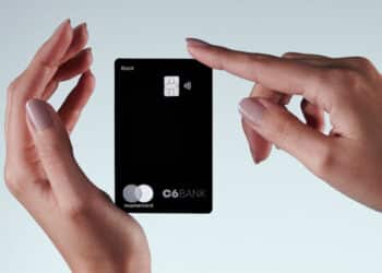 Por que as pessoas estão “obcecadas” pelo C6 Black Mastercard? Motivos não faltam