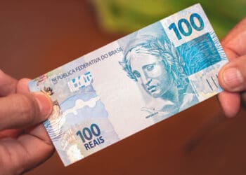 Dinheiro 100 reais