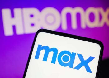 Clientes Nubank ganham acesso grátis ao Max: veja quem pode resgatar