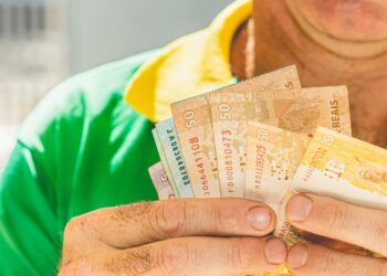 1ª parcela do 13º do INSS começa nesta quarta (24); veja o calendário e o valor