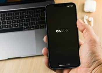 C6 Bank irá devolver R$ 36 milhões a clientes por cobranças indevidas; quem recebe?