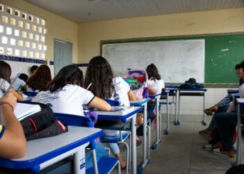 ENEM 2024: alunos do Pé-de-Meia têm até hoje (26) para solicitar a isenção da inscrição