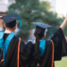 Confira os 10 diplomas universitários mais valorizados – apenas um paga seis dígitos
