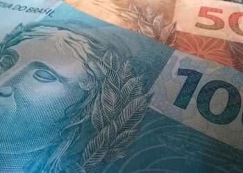 7 fundamentos para economizar dinheiro e realizar sonhos ainda em 2024