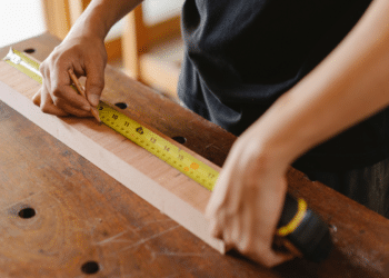 5 funções ocultas da trena que você precisa conhecer agora: facilitam a vida!
