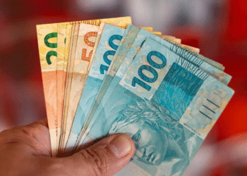 Além do 13º: quais profissões podem ter direito ao 14º salário?